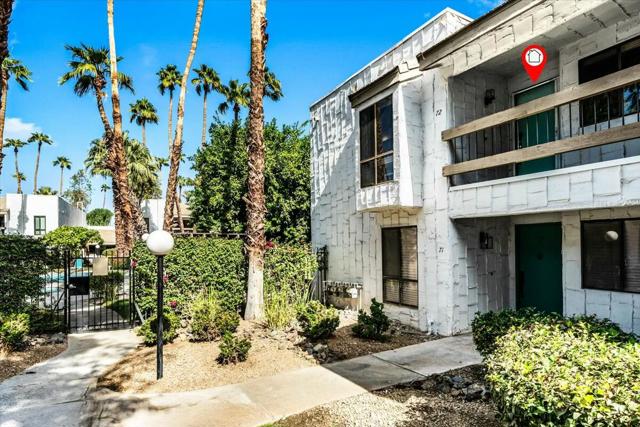 5265 E Waverly Drive, Palm Springs CA: https://media.crmls.org/mediaz/5fb952fc-9632-4e36-ae61-c2cab28cb875.jpg