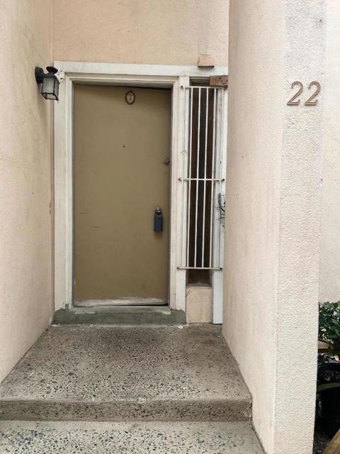 916 Acosta Plaza, Salinas CA: https://media.crmls.org/mediaz/5fb9575a-b39a-479e-94fe-0969d97ac996.jpg