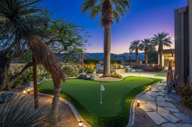 8 Ledgestone Lane, Rancho Mirage CA: https://media.crmls.org/mediaz/5fb9c9dd-96b7-46ea-ad9e-4225b563bb13.jpg