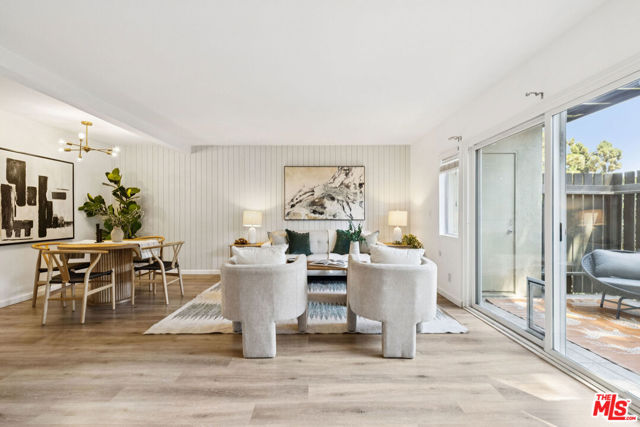 5003 Stoney Creek Road, Culver City CA: https://media.crmls.org/mediaz/5fba5373-19e6-4a3f-bc35-d060b5241254.jpg