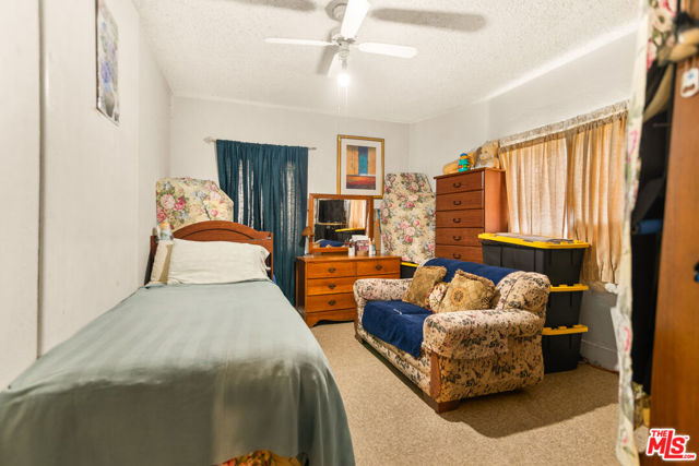 3242 Gleason Avenue, Los Angeles CA: https://media.crmls.org/mediaz/5fbb57f3-dc00-4482-af42-39814a50f3df.jpg