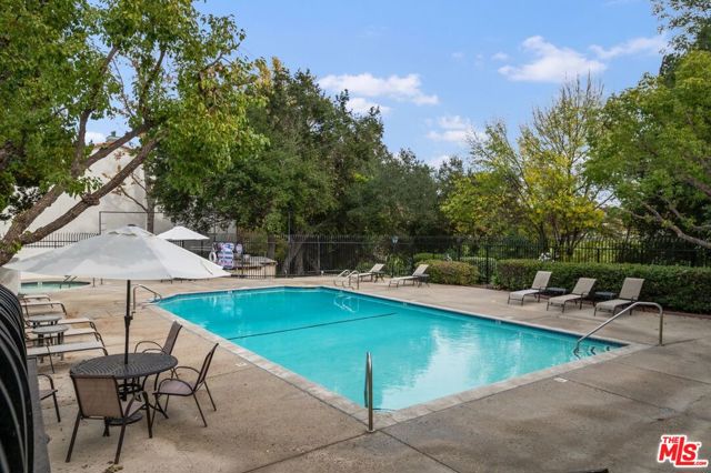 4732 Park Granada, Calabasas CA: https://media.crmls.org/mediaz/5fbc323e-3969-42a1-a163-3cb9d5ac2762.jpg