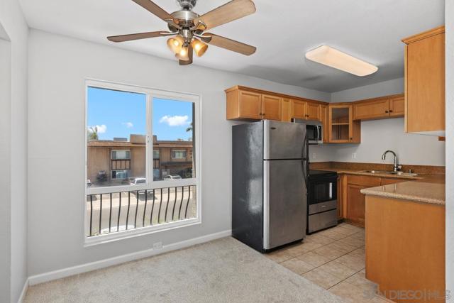 6666 Beadnell Way, San Diego CA: https://media.crmls.org/mediaz/5fbc3e17-bfab-40fa-baf1-5e72e2204f26.jpg