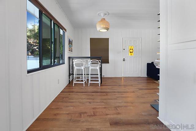 9586 Alto Dr, La Mesa CA: https://media.crmls.org/mediaz/5fbcb94f-c2d6-4b10-815d-b865962156ea.jpg