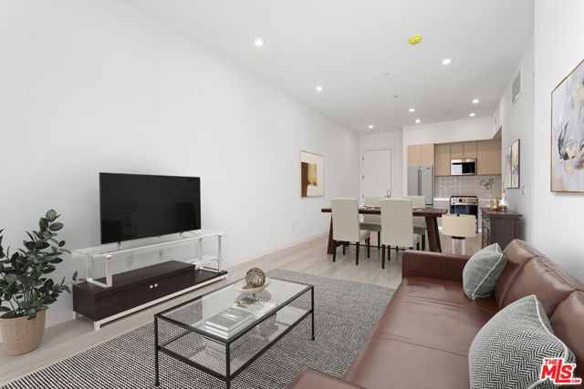 1650 Sawtelle Boulevard, Los Angeles CA: https://media.crmls.org/mediaz/5fbcc380-5138-4e93-b34a-ba4b44251fea.jpg