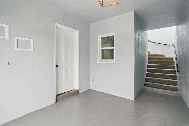 119 Nueva Ave, San Francisco CA: https://media.crmls.org/mediaz/5fbd3641-a28e-416d-9bea-920480770b8b.jpg