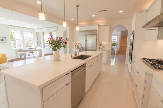 6263 Sagebrush Bend Way, San Diego CA: https://media.crmls.org/mediaz/5fbdee50-106f-472c-a556-206e82ae81fc.jpg