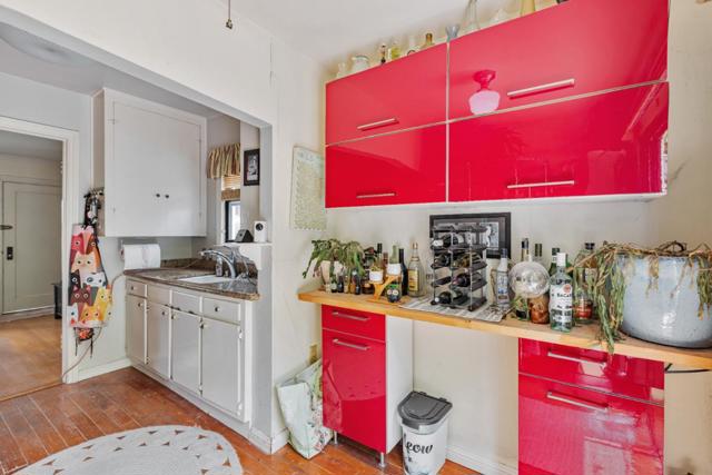 154 San Benito Road, Brisbane CA: https://media.crmls.org/mediaz/5fbe0760-0715-45d5-82c0-1ecf88d20e13.jpg