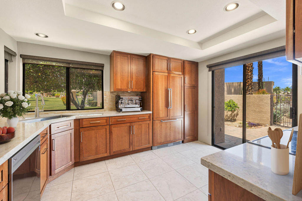 49271 Mariposa Drive