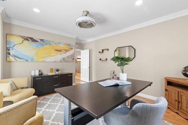674 Corona Dr, Pacifica CA: https://media.crmls.org/mediaz/5fbe5935-a509-499d-88d7-6746bfc94900.jpg