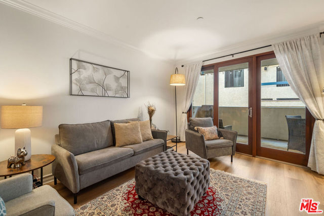 122 N Clark Drive, West Hollywood CA: https://media.crmls.org/mediaz/5fbe7c9c-0155-4328-9df0-eb55f1a853c7.jpg