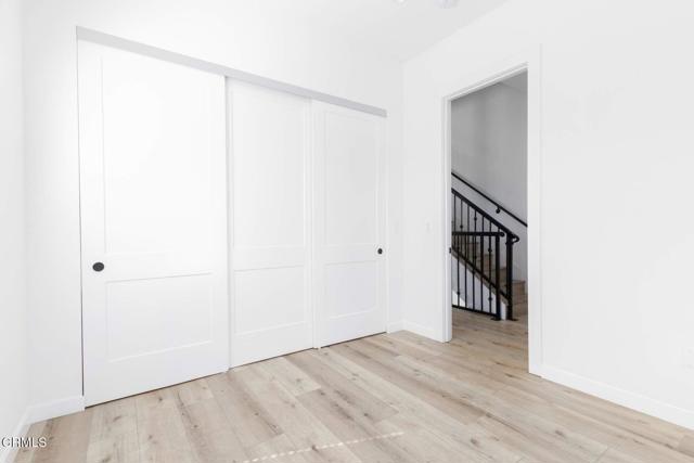 Detail Gallery Image 9 of 15 For 4179 Normandie Ave #1/2,  Los Angeles,  CA 90037 - 4 Beds | 3 Baths