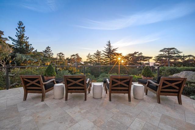 3187 17 Mile Drive, Pebble Beach CA: https://media.crmls.org/mediaz/5fbf7912-09ce-4fb1-871b-46eb73487f29.jpg