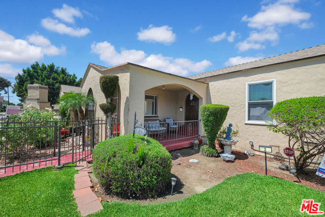 621 Burris Avenue, Compton, California 90221, 3 Bedrooms Bedrooms, ,2 BathroomsBathrooms,Single Family Residence,For Sale,Burris,24429689