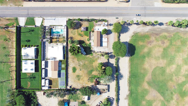 81514 Avenue 50, Indio CA: https://media.crmls.org/mediaz/5fbfb74d-b750-4df6-b8dc-53a6513cfb5e.jpg