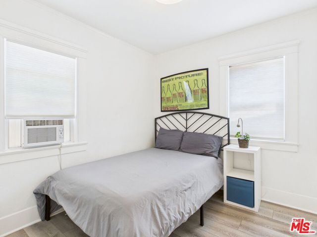 744 Termino Avenue, Long Beach CA: https://media.crmls.org/mediaz/5fbfde19-7a4f-4007-b25f-46b8f2a74cb7.jpg