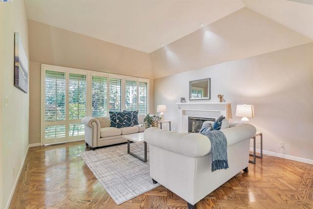 158 Golden Ridge Rd, Alamo CA: https://media.crmls.org/mediaz/5fc01aee-905e-476b-888b-90c48a19bbbb.jpg