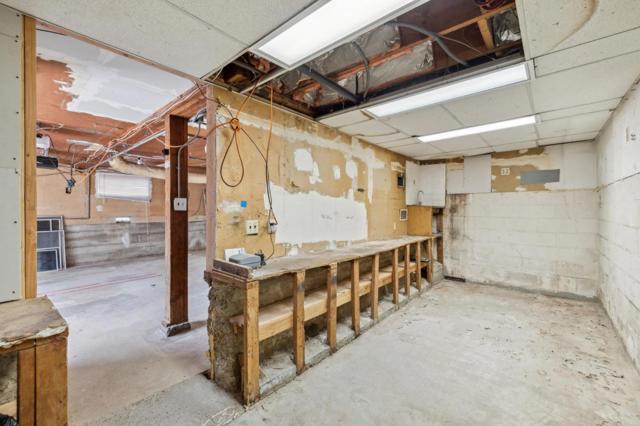 719 Moana Way, Pacifica CA: https://media.crmls.org/mediaz/5fc02fc8-adba-4d93-b4da-d9103416d04b.jpg