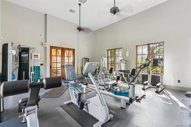 6911 Goldstone Rd, Carlsbad CA: https://media.crmls.org/mediaz/5fc09f97-b376-464f-8433-b317225b8e03.jpg