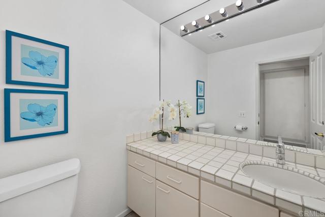 2294 Caminito Castillo, La Jolla CA: https://media.crmls.org/mediaz/5fc10f1b-441b-4b12-b1b5-e4b6fde983be.jpg