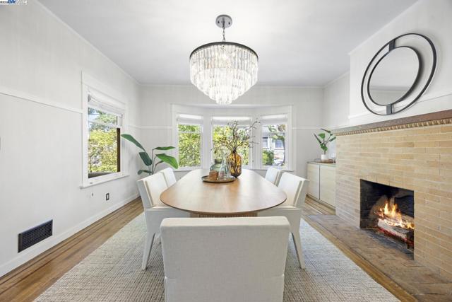 898 Union St, Alameda CA: https://media.crmls.org/mediaz/5fc145a7-80c6-4885-89a0-15e8f719ca95.jpg