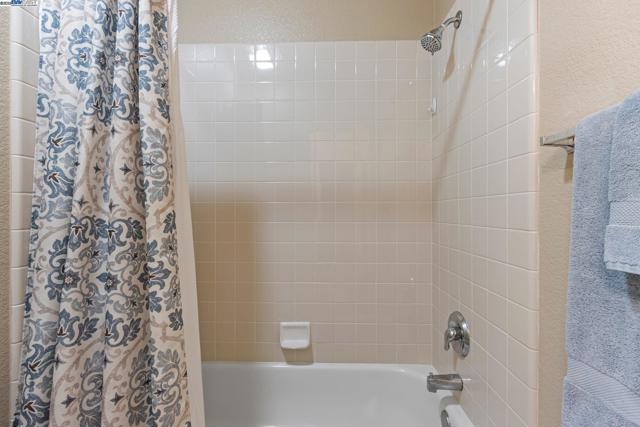 6454 Green Castle Cir, Discovery Bay CA: https://media.crmls.org/mediaz/5fc14ae7-4d59-45fd-bcbc-1131215edae4.jpg