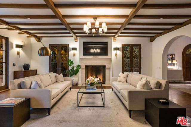 Drew Fenton | 182 N Carmelina Avenue Los Angeles CA | MLS: 7686952