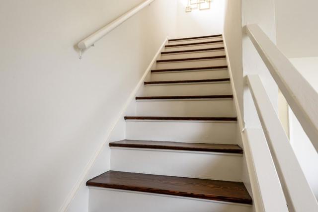 618 Foothill Drive, Pacifica CA: https://media.crmls.org/mediaz/5fc1abf2-e567-439b-b90c-ccb20949f346.jpg