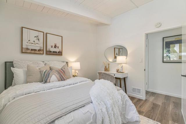 3845 Corina Way, Palo Alto CA: https://media.crmls.org/mediaz/5fc1d8cc-c319-421c-b937-01b6400601f3.jpg