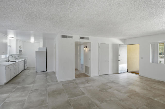 77912 Michigan Drive, Palm Desert CA: https://media.crmls.org/mediaz/5fc25a36-3a96-4a8a-abbe-2f2c773d60ce.jpg