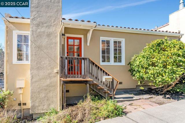 654 Mandana Blvd, Oakland, California 94610, 1 Bedroom Bedrooms, ,1 BathroomBathrooms,Condominium,For Sale,Mandana Blvd,41086148