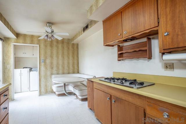 97 East Whitney Street, Chula Vista CA: https://media.crmls.org/mediaz/5fc367ed-8d27-4ea2-b3c6-73ca2f388837.jpg