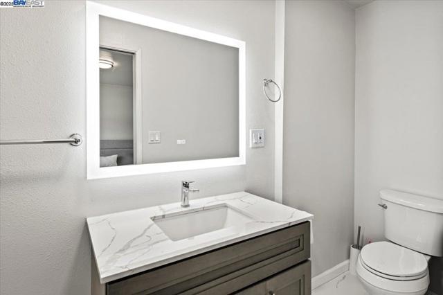 4105 Heyer Ave, Castro Valley CA: https://media.crmls.org/mediaz/5fc3a296-fc2b-400e-9cfd-e534026671c0.jpg