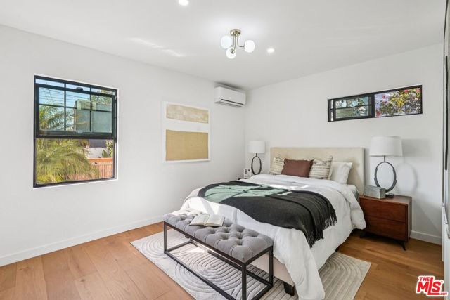 2353 Lucerne Avenue, Los Angeles CA: https://media.crmls.org/mediaz/5fc3b774-3bb8-4043-a238-78259fea8525.jpg