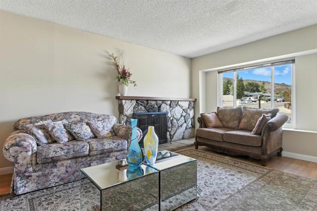 Detail Gallery Image 10 of 27 For 10005 White Pine Ln, Santee,  CA 92071 - 4 Beds | 3 Baths
