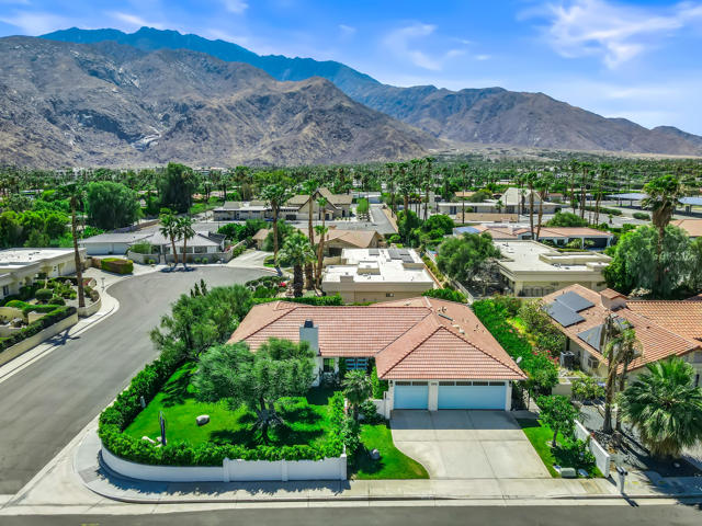 1399 N ViA Donna, Palm Springs CA: https://media.crmls.org/mediaz/5fc42a6e-f4d1-47ad-a326-714f5962f41b.jpg