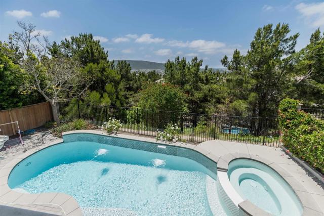 1569 Glencrest Drive, San Marcos CA: https://media.crmls.org/mediaz/5fc48919-99ee-46da-80fd-e0407b5f60bc.jpg