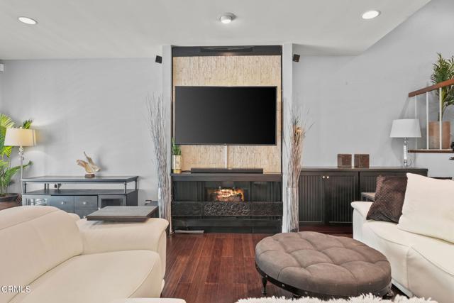 4804 La Villa Marina, Marina del Rey CA: https://media.crmls.org/mediaz/5fc4e12e-da72-405a-b029-4326e9575e0a.jpg