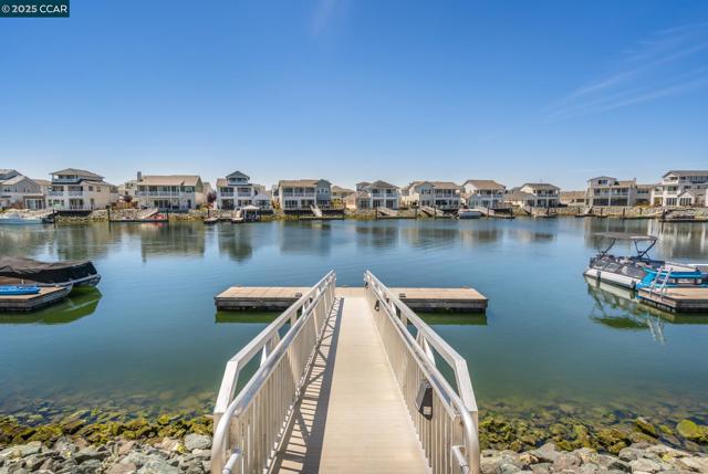 3305 Delta Coves Dr, Bethel Island CA: https://media.crmls.org/mediaz/5fc513c1-9d8b-4029-b4ee-0874fdf6712b.jpg