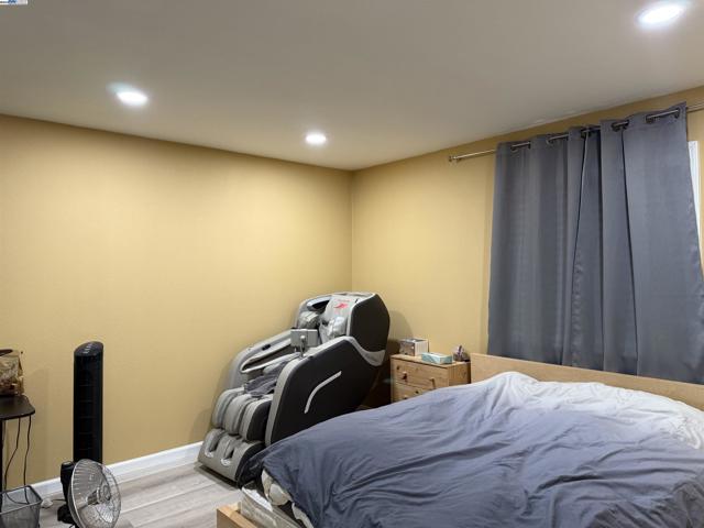 14955 Lark St, San Leandro CA: https://media.crmls.org/mediaz/5fc518ec-2285-40aa-9cae-73c0bd64c966.jpg