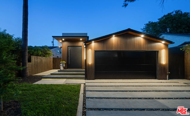 3524 Maplewood Avenue, Los Angeles CA: https://media.crmls.org/mediaz/5fc52741-043e-463d-be55-8b62c81469c1.jpg