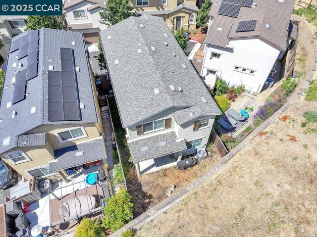 476 Colina Way, El Sobrante CA: https://media.crmls.org/mediaz/5fc53e3b-a2da-4684-ad40-2c5f490f49c2.jpg