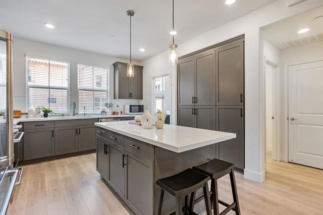 1040 Darwin Terrace, Sunnyvale CA: https://media.crmls.org/mediaz/5fc56339-d698-4980-a098-7233c3e83413.jpg
