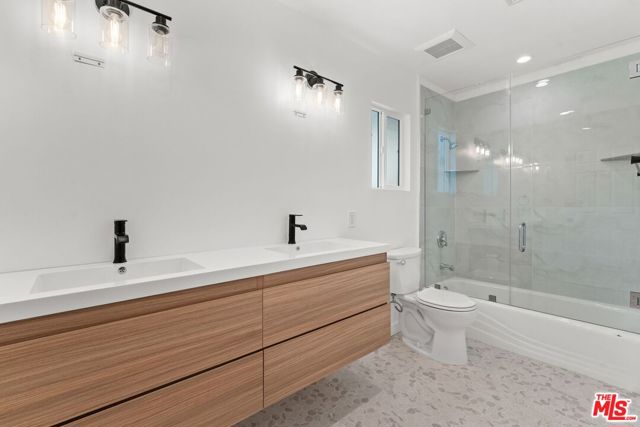 4800 Topeka Drive, Tarzana CA: https://media.crmls.org/mediaz/5fc5b357-7fbb-4e59-819a-d70f4d8ae751.jpg