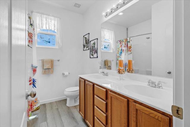 1751 Brighton Drive, Hollister CA: https://media.crmls.org/mediaz/5fc5e7d1-0832-453f-ac7a-c8d7619fb20a.jpg