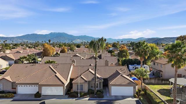 998 Hillcrest St, Hemet CA: https://media.crmls.org/mediaz/5fc611b3-269d-4f57-954a-7e69eeffb304.jpg