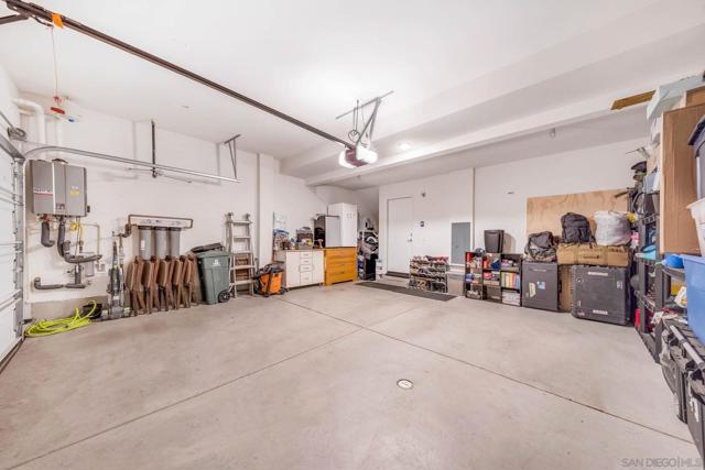 5405 Calle Sand Arch, San Diego CA: https://media.crmls.org/mediaz/5fc67efe-fe5d-4b61-b442-2c60a3797a5e.jpg