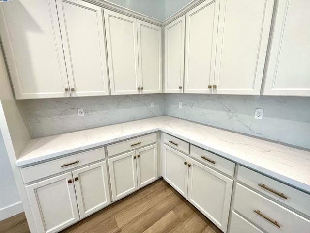 2161 Gentle Rain Drive, Roseville CA: https://media.crmls.org/mediaz/5fc6a866-1650-4061-82e0-d191b3a020a1.jpg