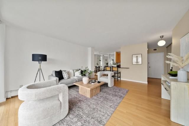 300 Davey Glen Road, Belmont CA: https://media.crmls.org/mediaz/5fc78a27-8ec9-4678-a819-179b8ff6b0bd.jpg