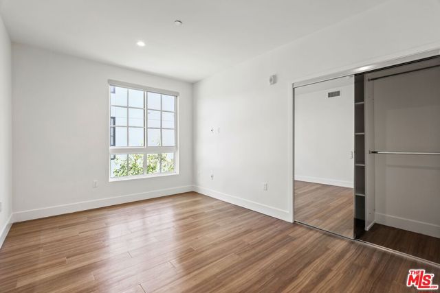 11818 Dorothy Street, Los Angeles CA: https://media.crmls.org/mediaz/5fc8269a-2c1c-4971-af6a-6993497912f5.jpg